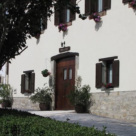 Hostal Rural Huartearena Iza Habitación foto