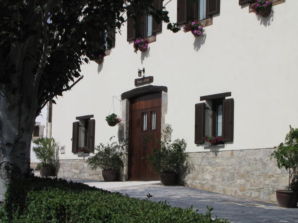 Hostal Rural Huartearena Iza Habitación foto